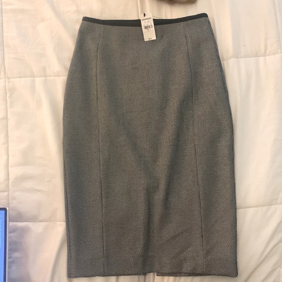 NWT* Express Black & White Pencil Skirt - Picture 1 of 4